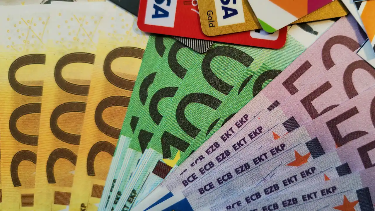 notes of euro currency