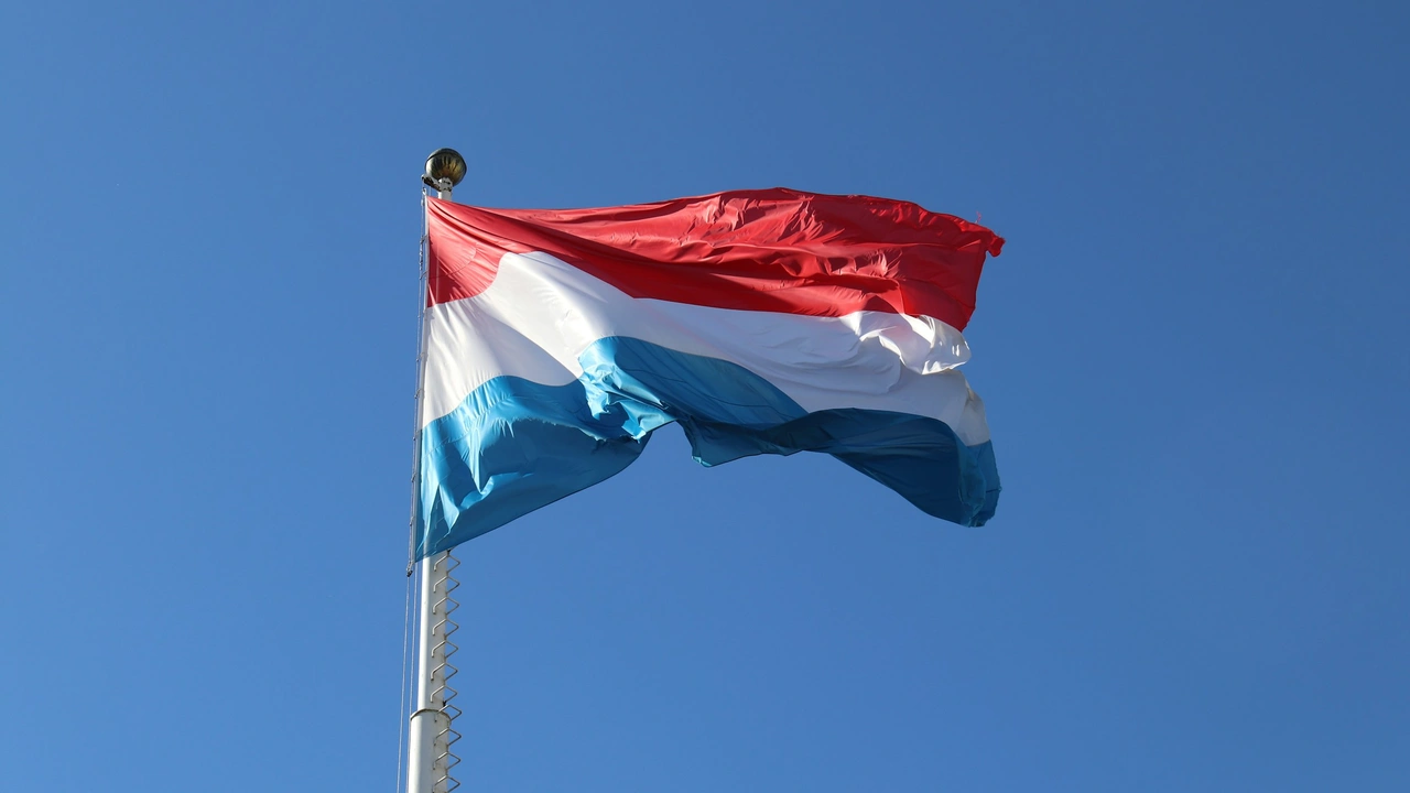 luxembourg flag